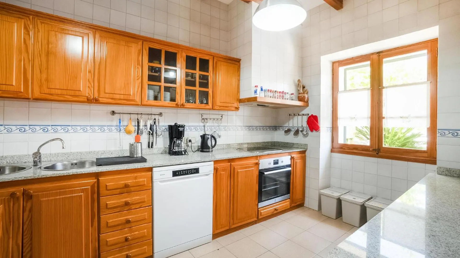 Amazing Home In Caimari With Wifi 0*,